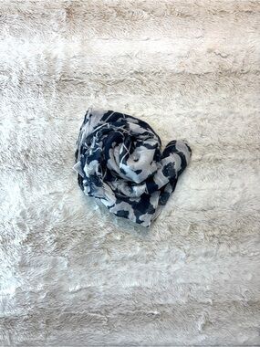 Banana Republic navy and White Floral Print Scarf 70” total length